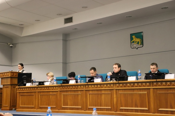 
                            
                                                        Во Владивостоке прошли публичные слушания по проекту бюджета города на 2024-2026 годы
                        